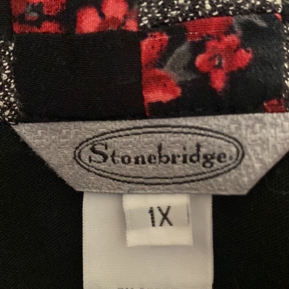 Stonebridge black velvet black coat with red stitching and flower design. 1X - Picture 11 of 12